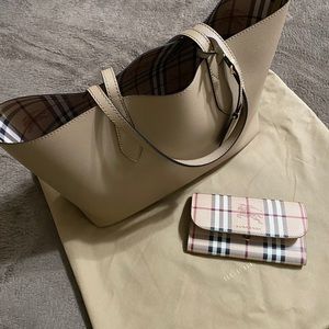 Burberry wallet & reversible lavenby tote